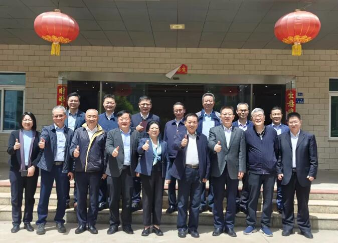 現(xiàn)代精工聯(lián)合華中科技大學(xué)和華南理工大學(xué)完成的“高分子材料加工過(guò)程強(qiáng)化關(guān)鍵技術(shù)”通過(guò)鑒定