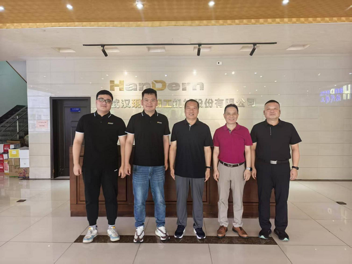 中國建筑材料工業(yè)規(guī)劃研究院團(tuán)隊(duì)參觀交流