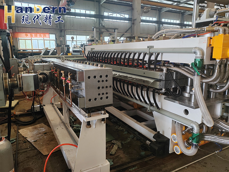 一步法中空板生產(chǎn)線2